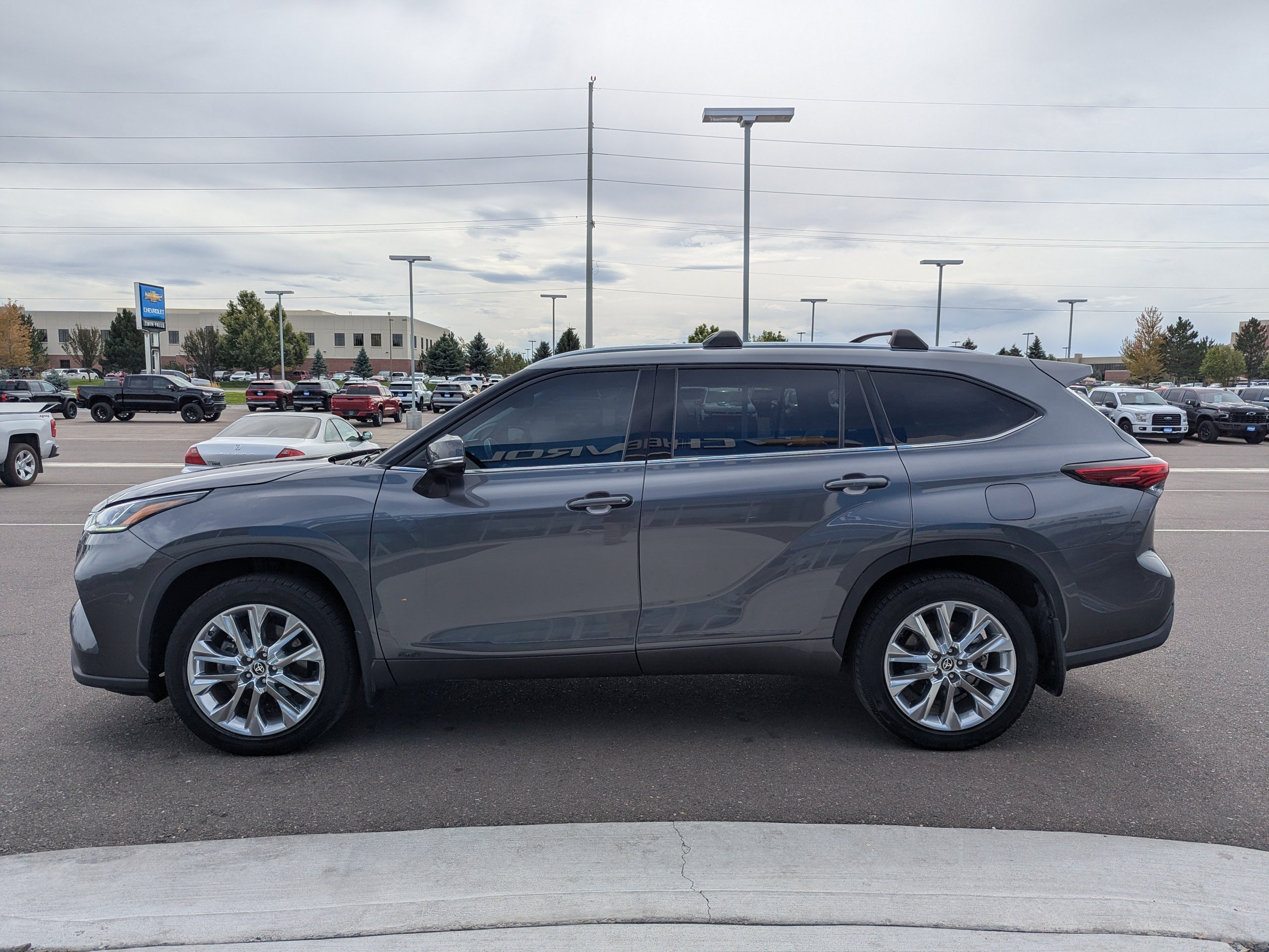 Used 2023 Toyota Highlander Limited AWD/4WD image 8