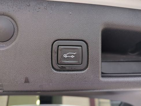 Used 2024 Chevrolet Equinox LT w/ Driver Convenience Package AWD/4WD image 15