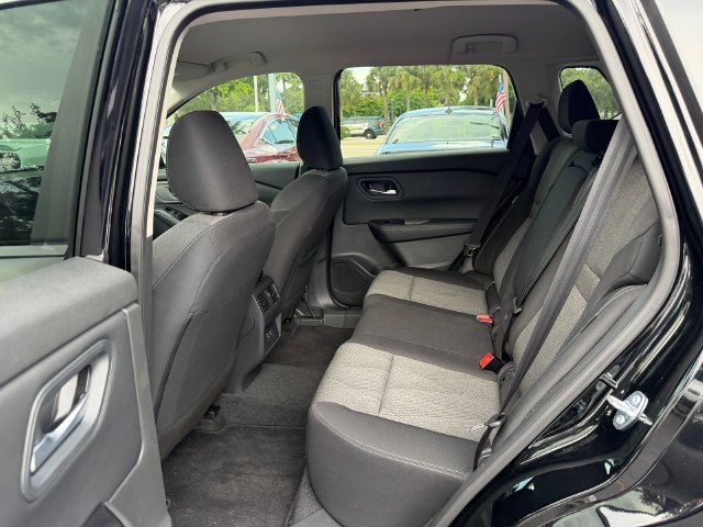 Used 2025 Nissan Rogue SV FWD image 13