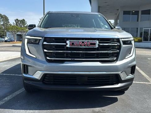 Used 2025 GMC Acadia Elevation FWD image 2