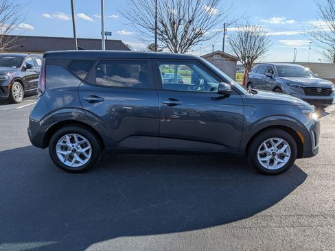 Used 2024 Kia Soul LX w/ Option Group 015 image 2