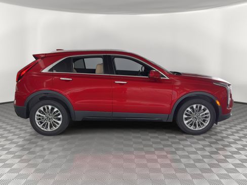 Used 2024 Cadillac XT4 Premium Luxury FWD image 8