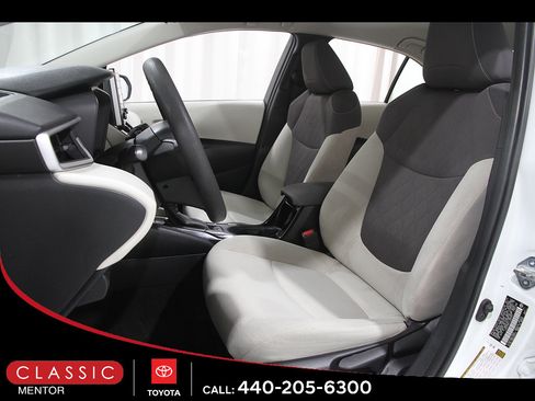 Used 2020 Toyota Corolla LE FWD image 5