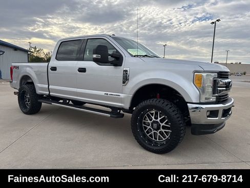 Used 2017 Ford F250 XLT w/ XLT Value Package image 31
