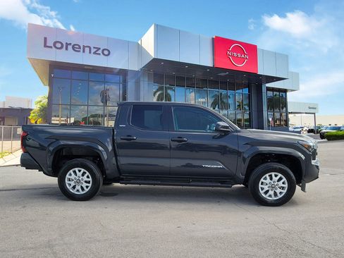 Used 2025 Toyota Tacoma SR5 RWD image 4