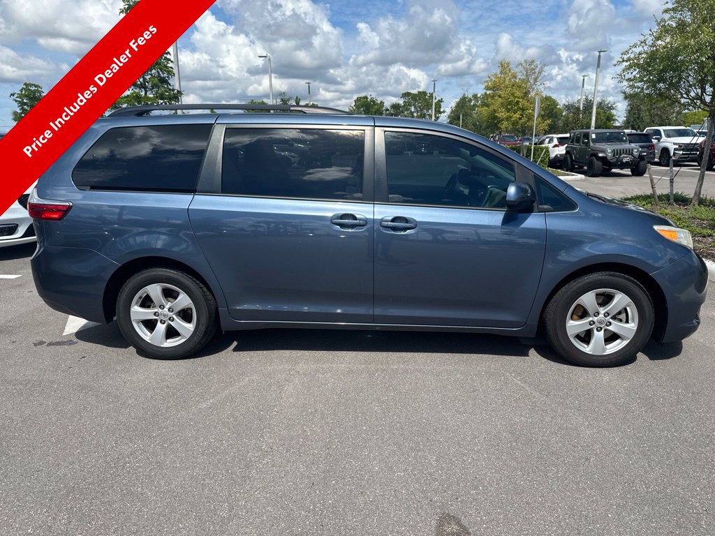 Used 2017 Toyota Sienna LE FWD image 6