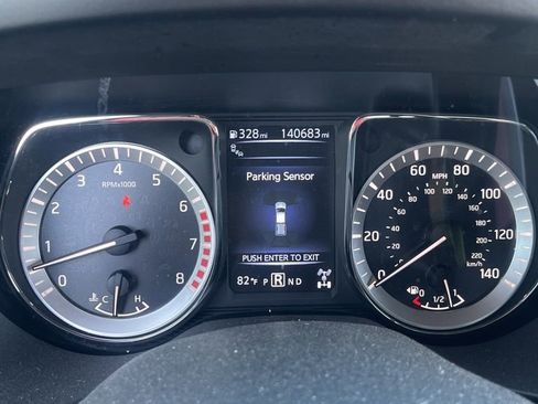 Used 2017 Nissan Titan PRO-4X image 8