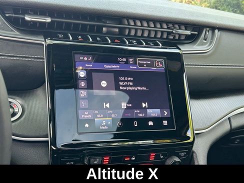 Certified 2024 Jeep Grand Cherokee Altitude image 23