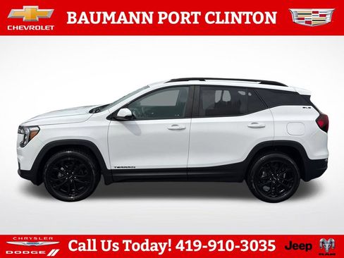 Used 2022 GMC Terrain SLE w/ Driver Convenience Package AWD/4WD image 2