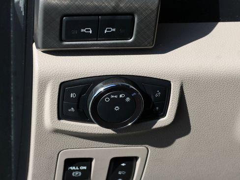 Used 2019 Ford F150 Limited image 22