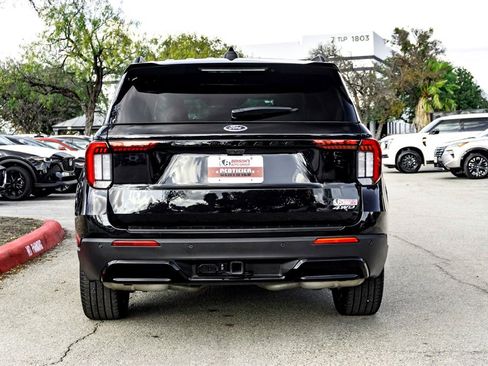 Used 2025 Ford Explorer ST-Line w/ ST-Line Street Pack image 6