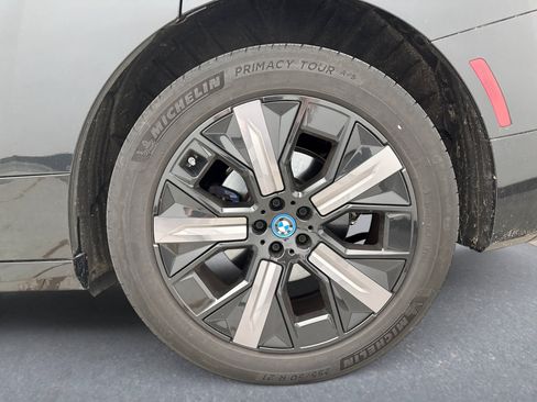 Used 2025 BMW iX xDrive50 w/ Premium Package AWD/4WD image 13
