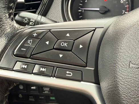 Used 2017 Nissan Rogue SL w/ SL Premium Package image 27