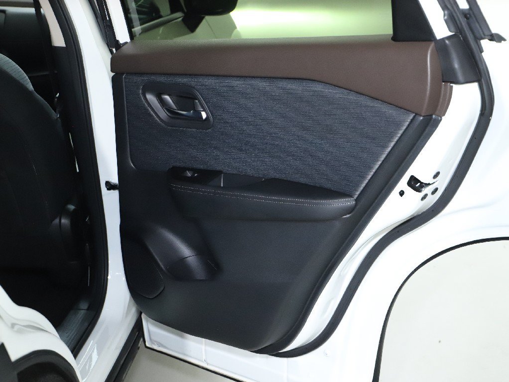 Certified 2023 Nissan Rogue SV AWD/4WD image 31