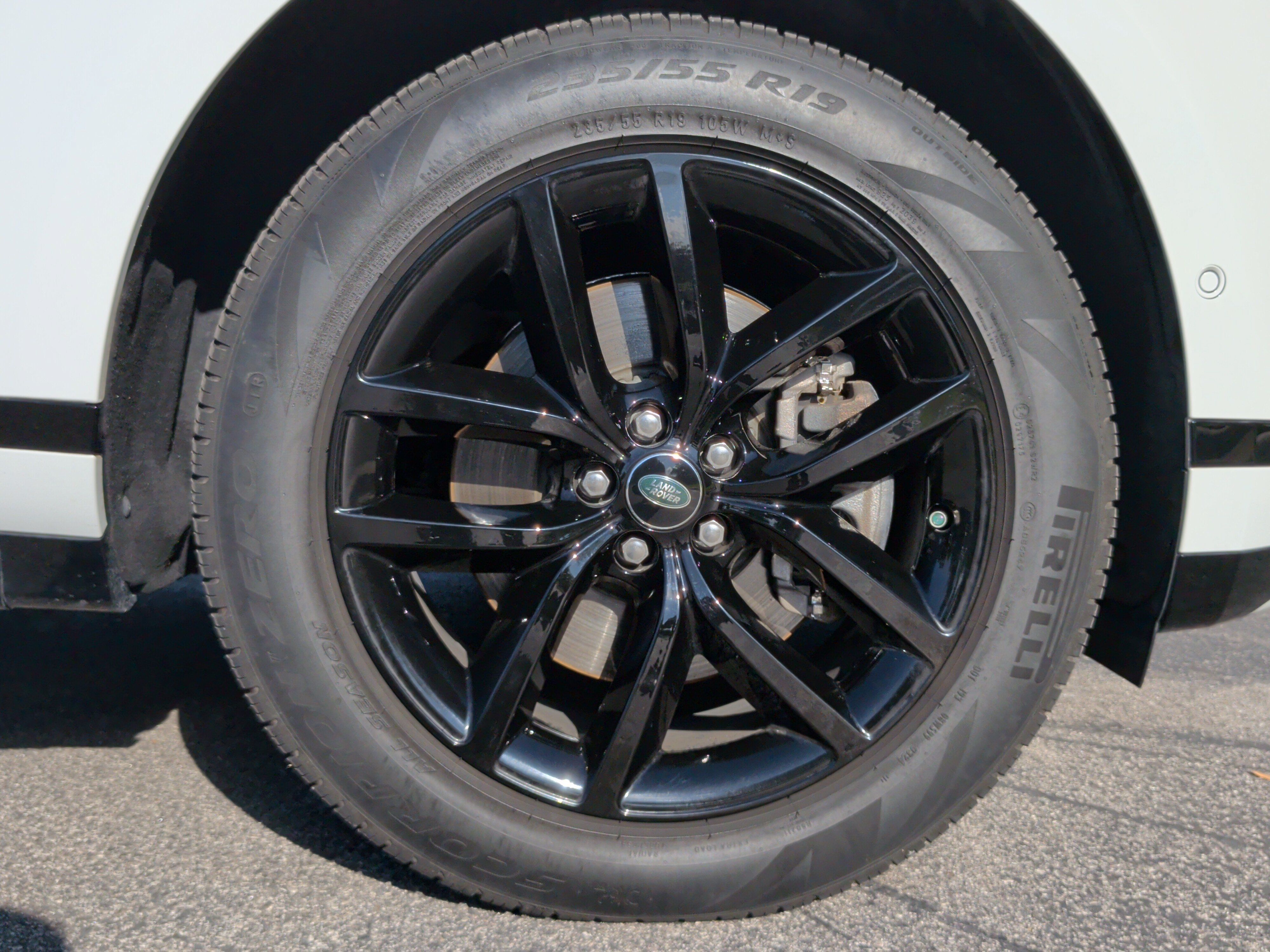 Used 2024 Land Rover Range Rover Evoque Dynamic SE AWD/4WD image 13