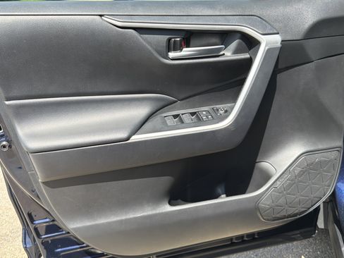 Used 2025 Toyota RAV4 XLE FWD image 10