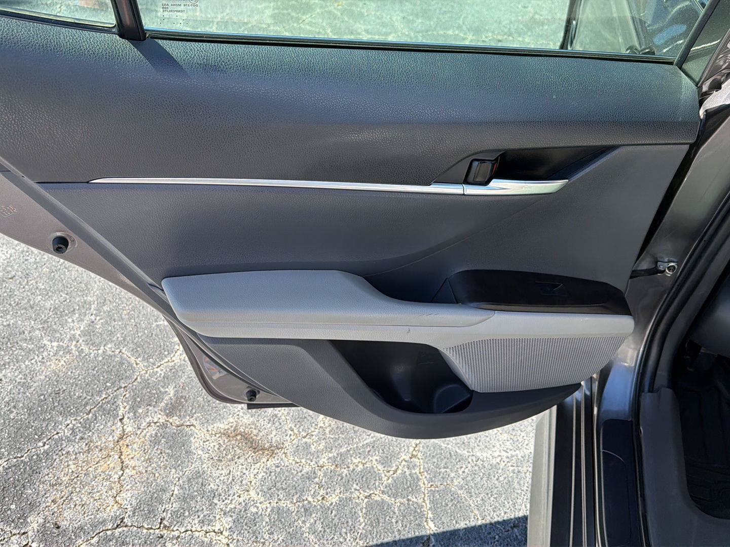 Used 2021 Toyota Camry SE FWD image 17