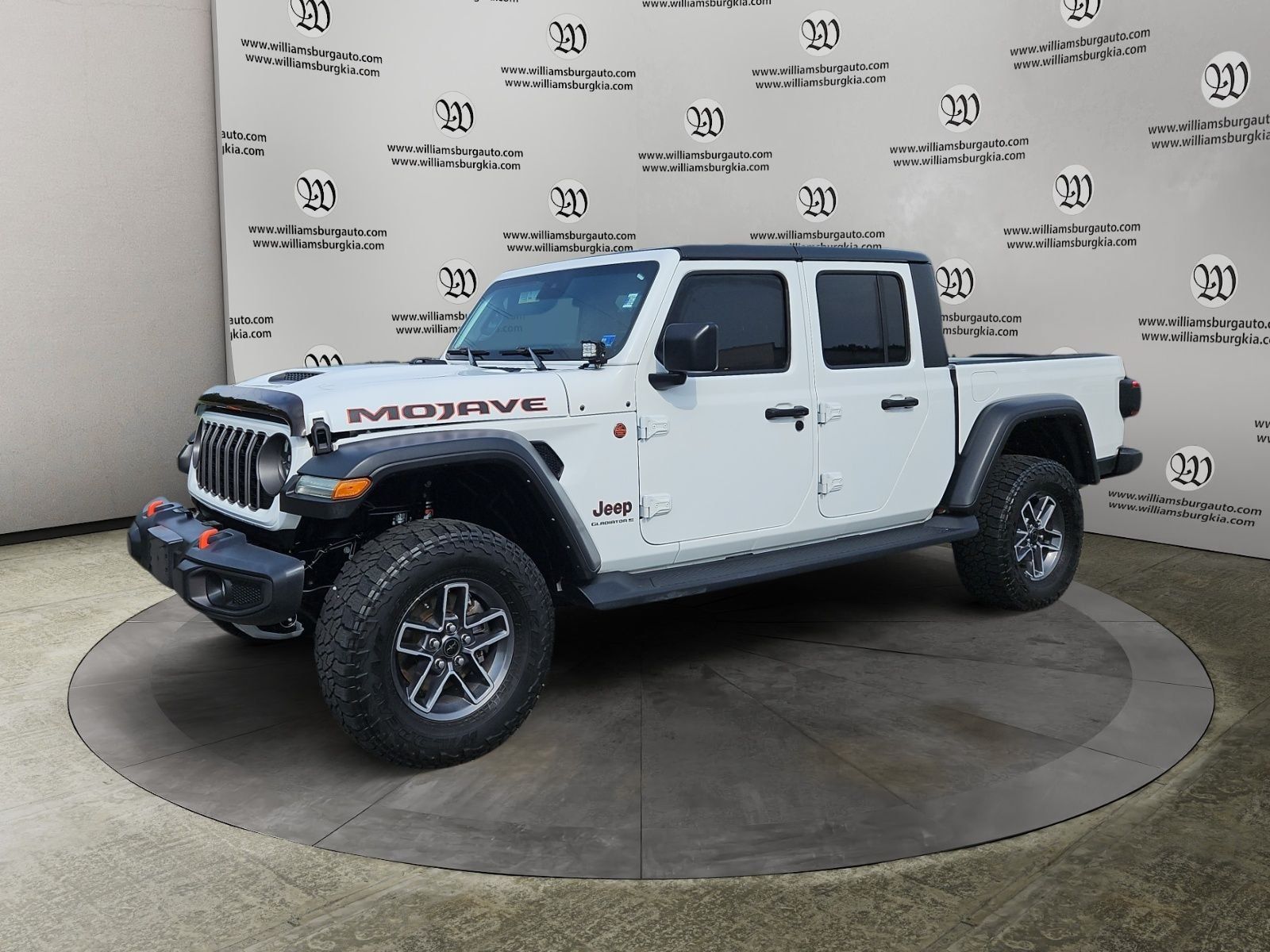 Used 2024 Jeep Gladiator Mojave w/ Convenience Group AWD/4WD image 1
