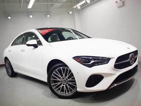 Used 2025 Mercedes-Benz CLA 250 4MATIC image 8