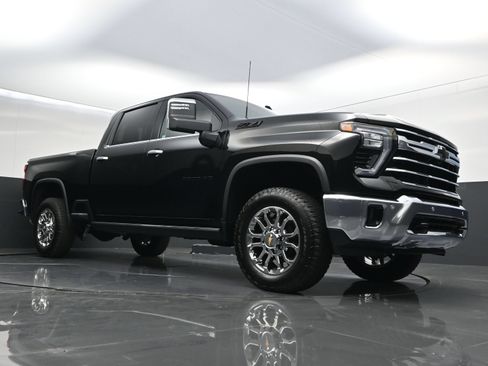 New 2026 Chevrolet Silverado 2500 LTZ w/ LTZ Convenience Package AWD/4WD image 42