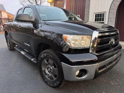 Used 2010 Toyota Tundra 4x4 Double Cab image 2