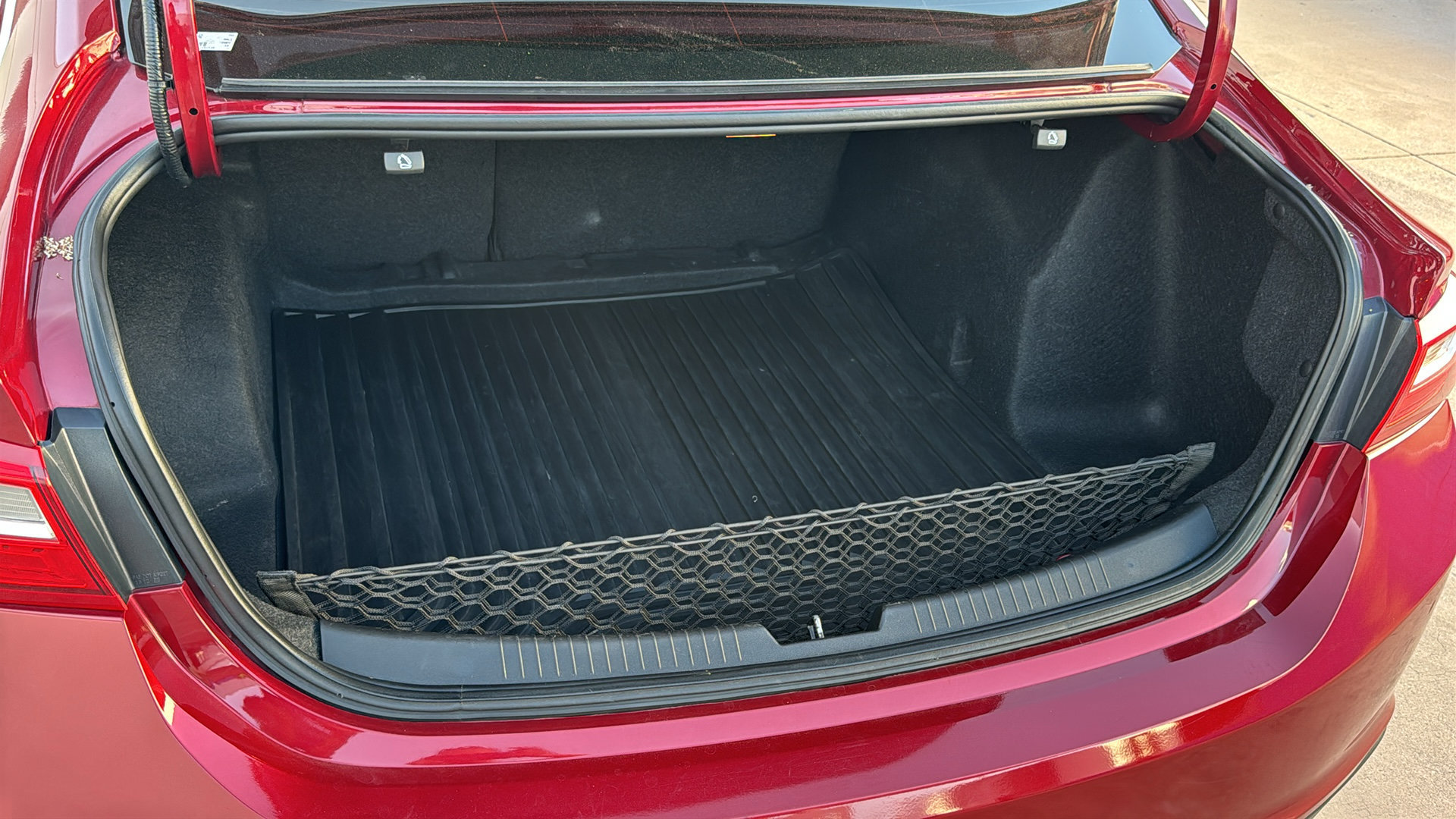 Used 2018 Chevrolet Malibu LT FWD image 8