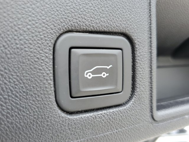 Used 2024 GMC Terrain SLT AWD/4WD image 10