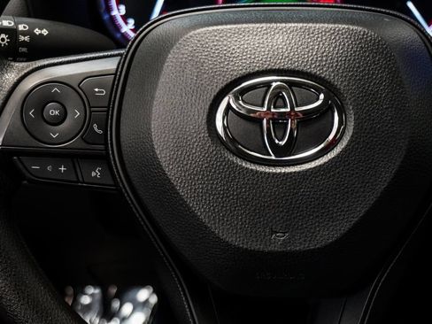 Used 2025 Toyota RAV4 LE FWD image 16