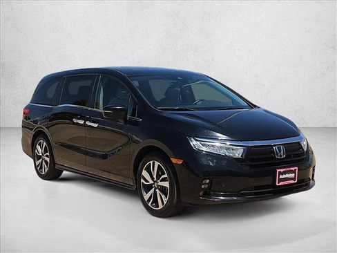 Used 2021 Honda Odyssey Touring image 3