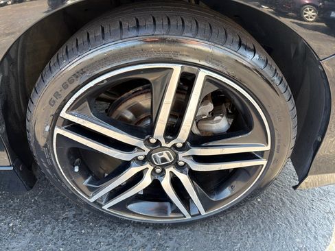 Used 2017 Honda Accord Sport image 33
