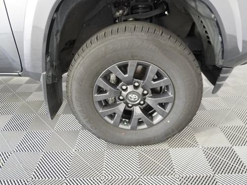 Used 2022 Toyota Tacoma SR5 RWD image 15