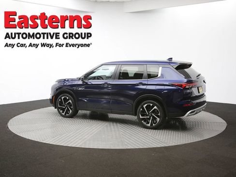 Used 2023 Mitsubishi Outlander SE image 60