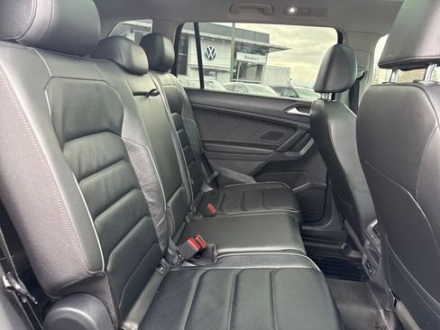 Used 2019 Volkswagen Tiguan SEL Premium w/ 3rd Row Seat Package image 13