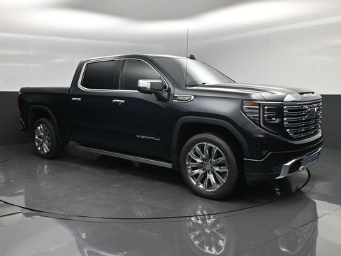 Used 2023 GMC Sierra 1500 Denali w/ Denali Reserve Package AWD/4WD image 1