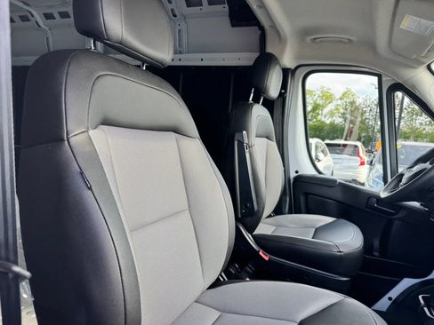 Used 2026 RAM ProMaster 2500 w/ Convenience Group FWD image 12