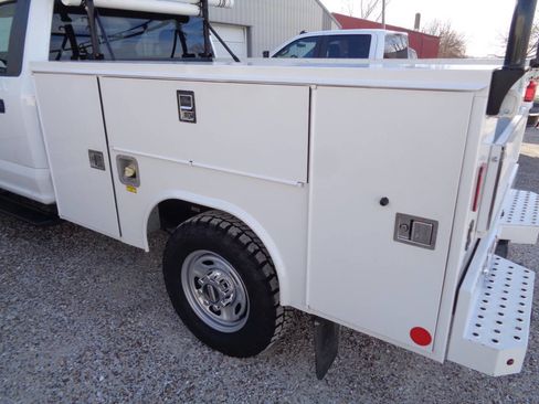 Used 2022 Ford F250 XL w/ Power Equipment Group image 77