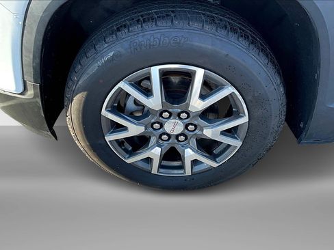 Used 2020 GMC Acadia SLE w/ Driver Convenience Package image 2