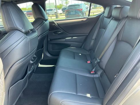 Used 2019 Lexus ES 350 F Sport w/ Accessory Package 2 FWD image 14