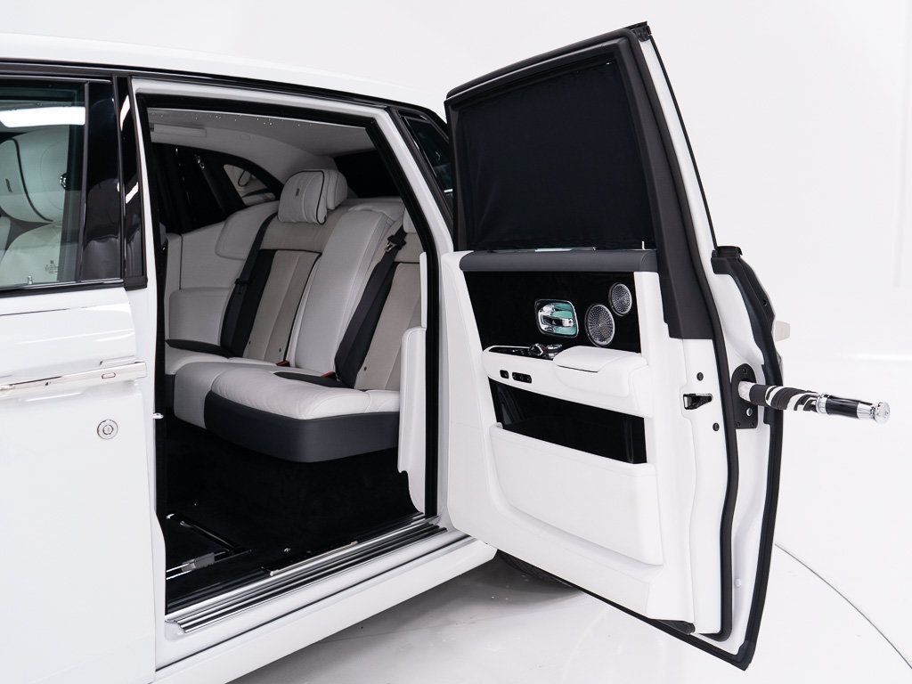 Certified 2023 Rolls-Royce Phantom Sedan RWD image 31