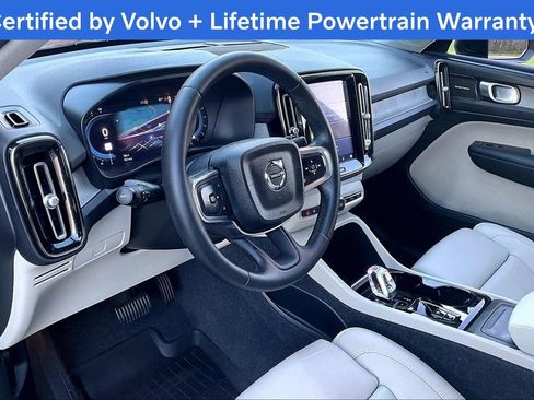 Certified 2023 Volvo XC40 B5 Ultimate w/ Protection Package Premier image 18