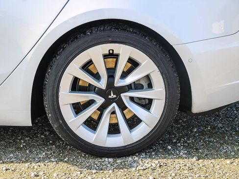 Used 2022 Tesla Model 3 Long Range image 9