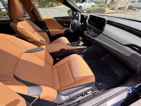 Used 2023 Lexus ES 300h w/ Premium Package FWD image 12