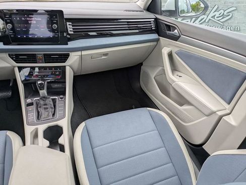 Certified 2025 Volkswagen Jetta SE FWD image 16