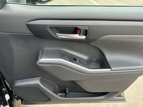 New 2024 Toyota Highlander XLE AWD/4WD image 23