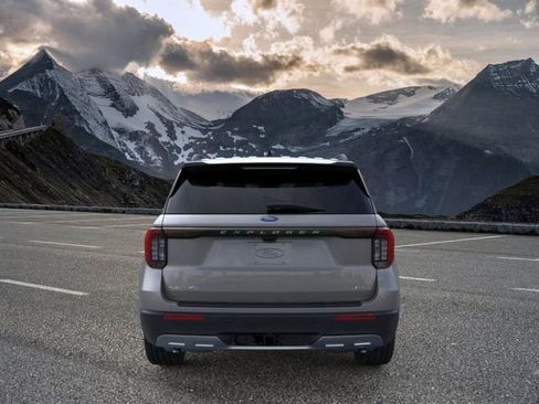 New 2026 Ford Explorer Active w/ Active Comfort Package image 5