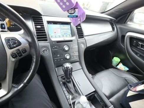 Used 2016 Ford Taurus SEL w/ Equipment Group 201A image 12