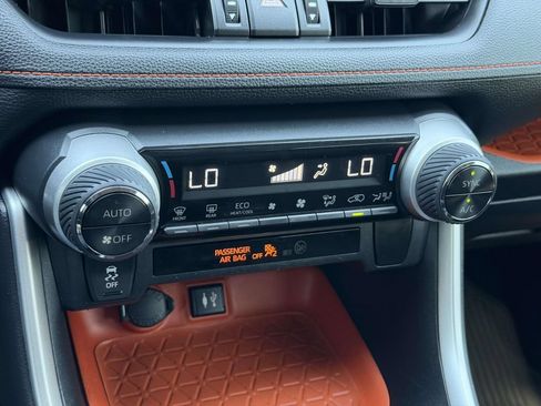 Certified 2019 Toyota RAV4 Adventure AWD/4WD image 6