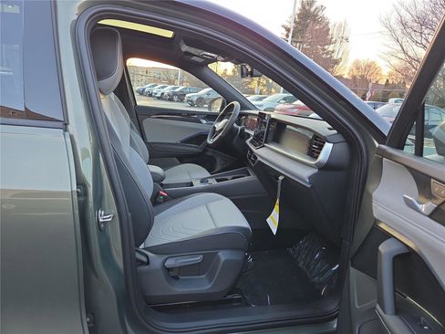 New 2026 Volkswagen Tiguan SE R-Line AWD/4WD image 27