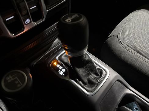 Used 2020 Jeep Wrangler Unlimited Sport AWD/4WD image 17