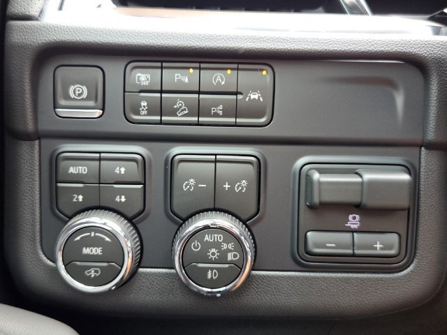 New 2026 Chevrolet Suburban High Country AWD/4WD image 16
